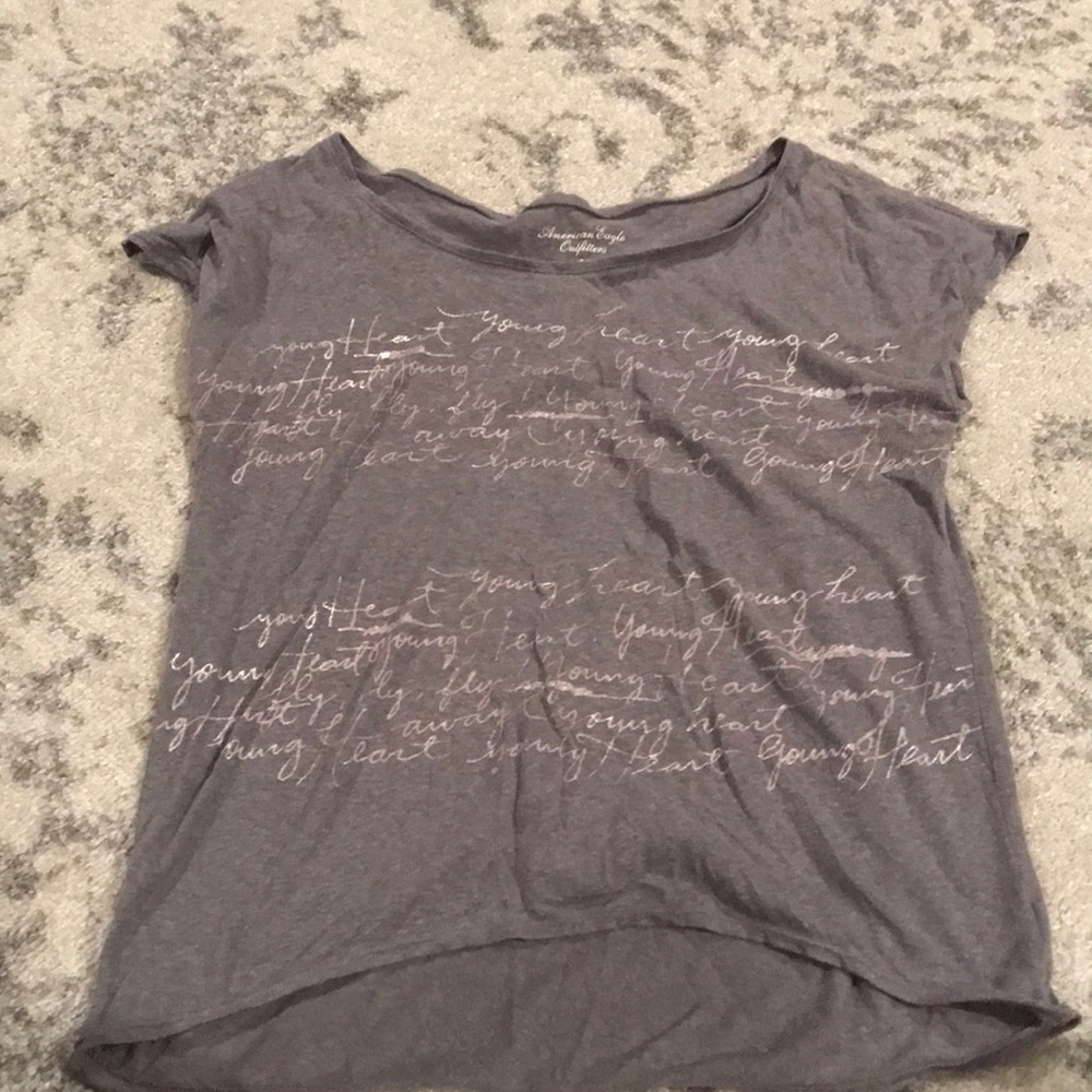 American Eagle Gray tee shirt